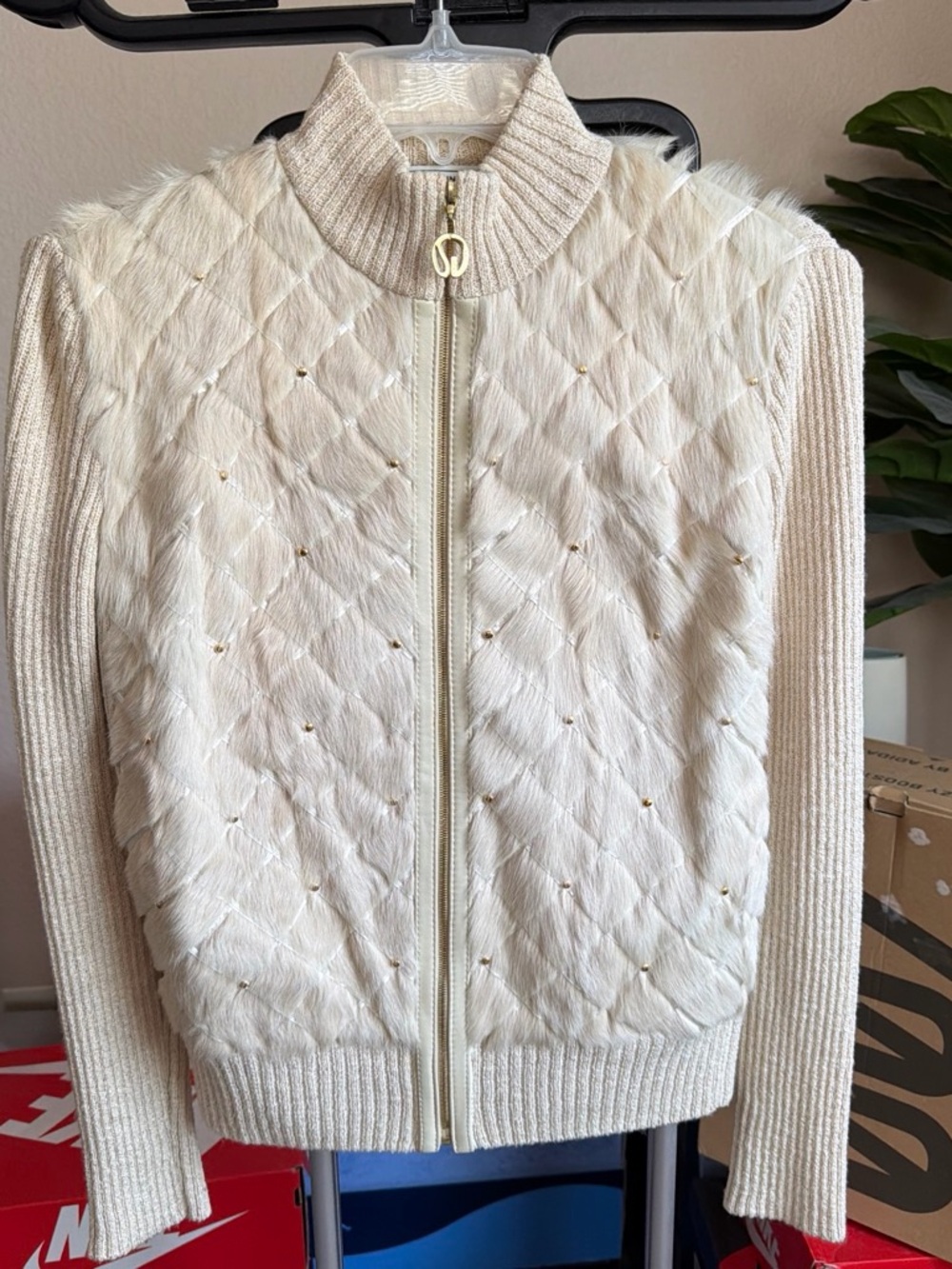 St John sport Women's Cream Quilted Fur Zip Jacket